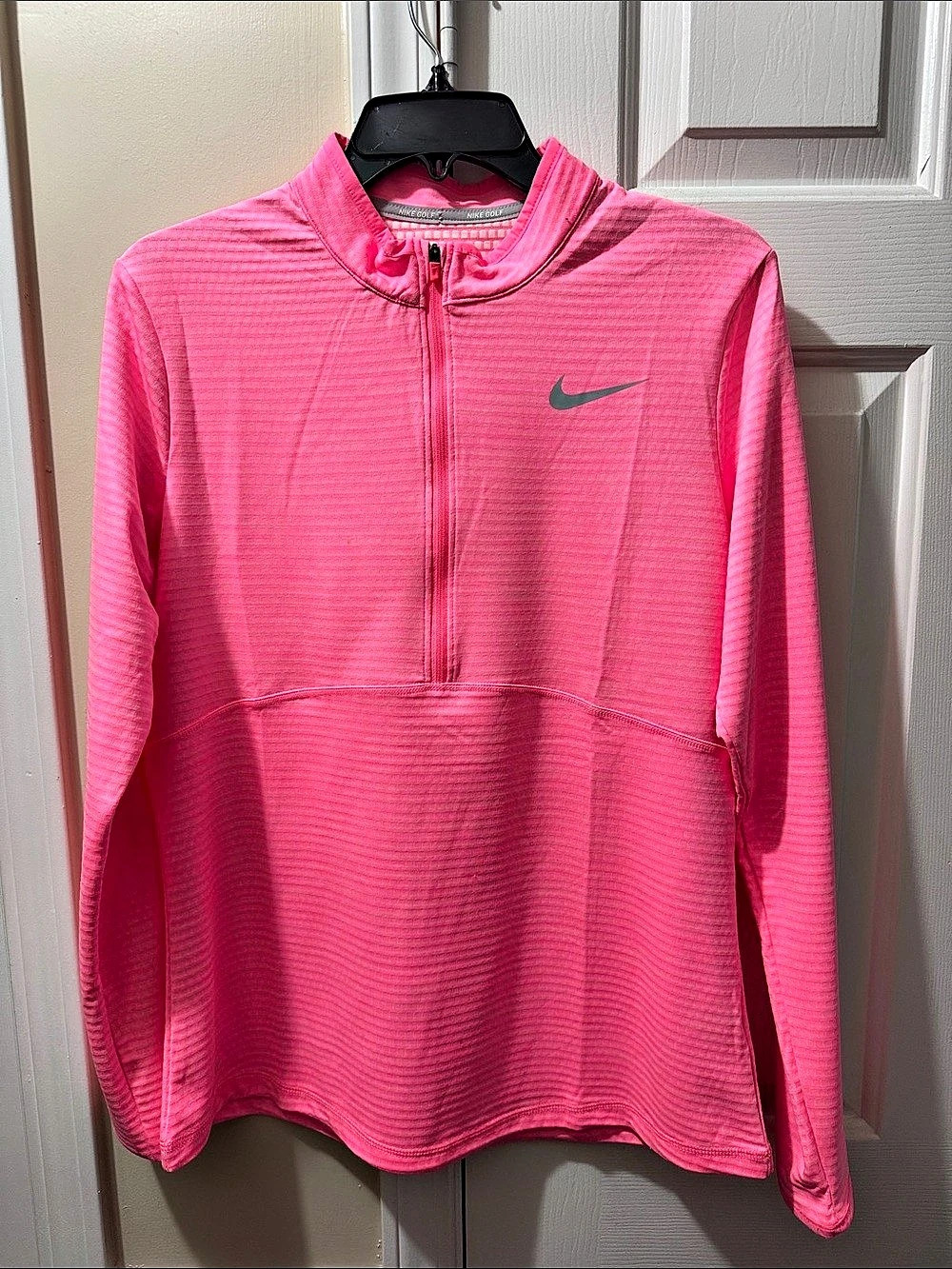 Women’s Nike Therma-FIT Victory Long-Sleeve 1/2-Zip Golf Top Pink